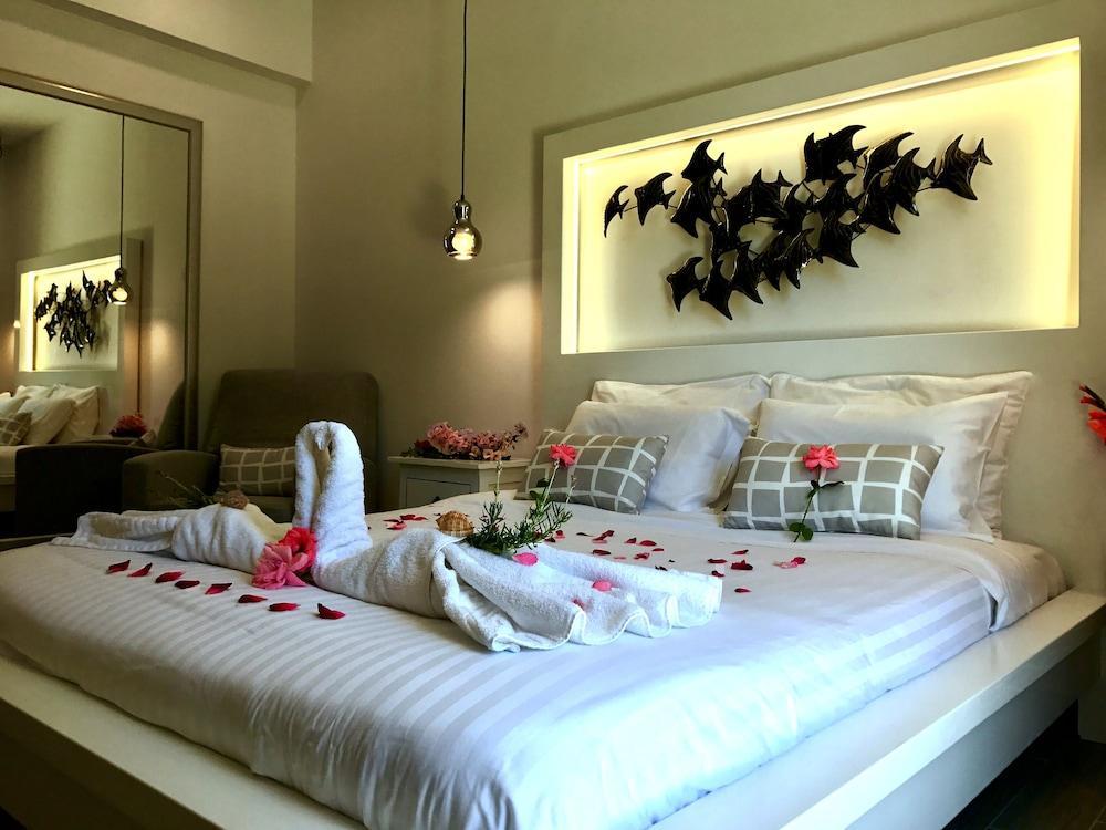 Bruskos Hotel Agios Georgios  ภายนอก รูปภาพ