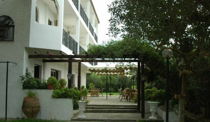 Bruskos Hotel Agios Georgios  ภายนอก รูปภาพ