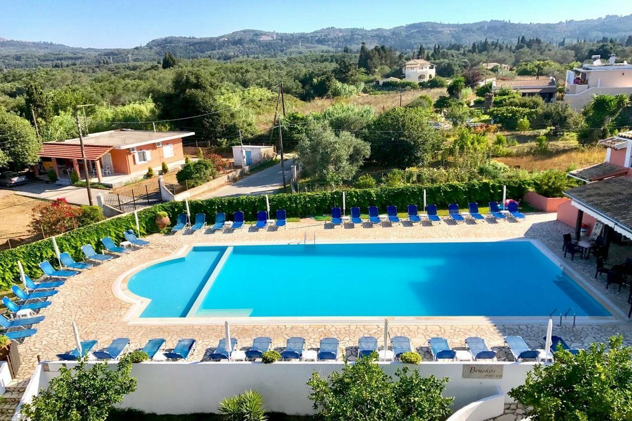 Bruskos Hotel Agios Georgios  ภายนอก รูปภาพ